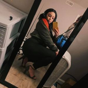 Meet your Posher, Jasmine